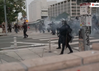 트럼프, 이민 단속 시위에 군 투입 … 캘리포니아 반대에도 2,000명의 주방위군 투입 ‘논란’